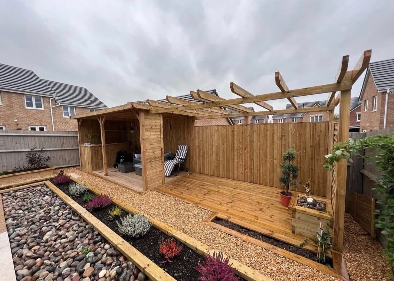 Completed timber pergola and garden bar project